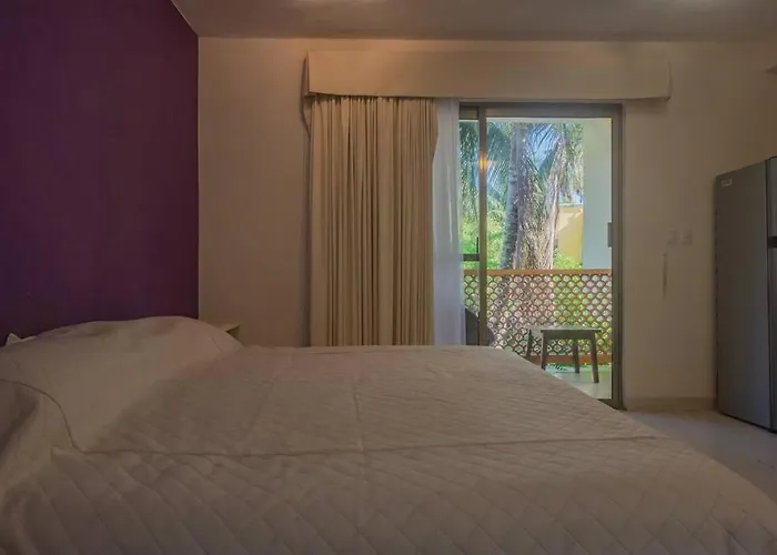 Marysol Private Beach D12 Next To Nomads